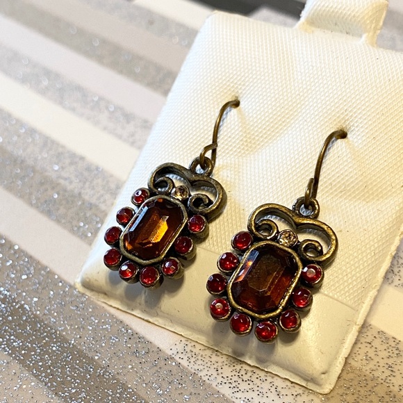 Antique-style earrings 🖤 - Picture 3 of 3